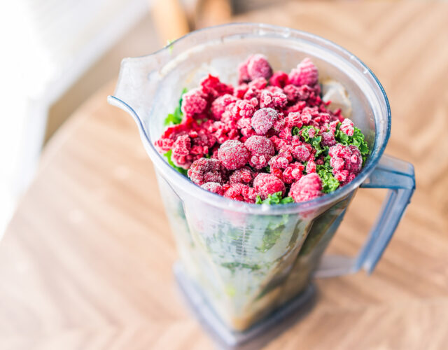 Berry-Kale Smoothie Recipe